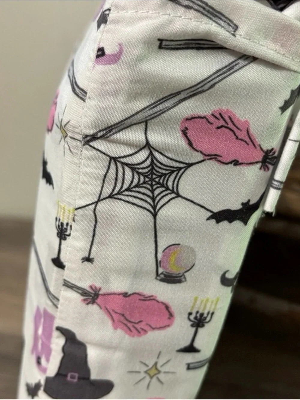 New! LONDON KAYE Witches Boots, Bats TWIN SIZE HALLOWEEN Sheet
